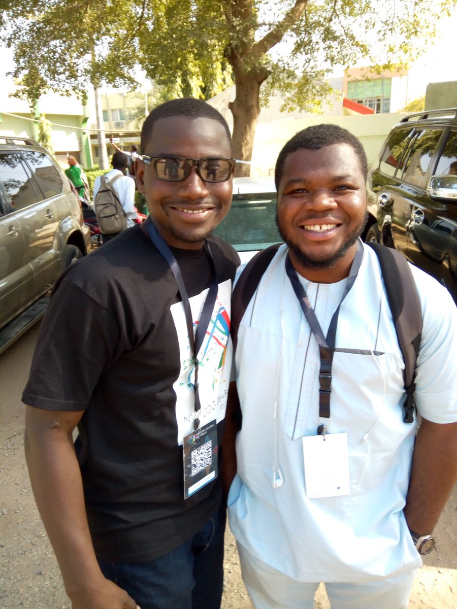 ambat25's tweet photo. With the man himself @ibro_zango #GDGDevfest2017 #gdgNWDevfest2017 https://t.co/aRfFfgzsFO