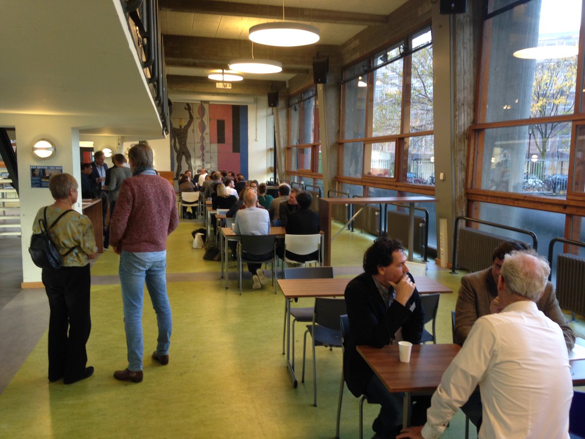 ChrisIsErbij's tweet photo. Zo ziet speeddaten bij #D66 eruit https://t.co/6vzDSCeG2F
