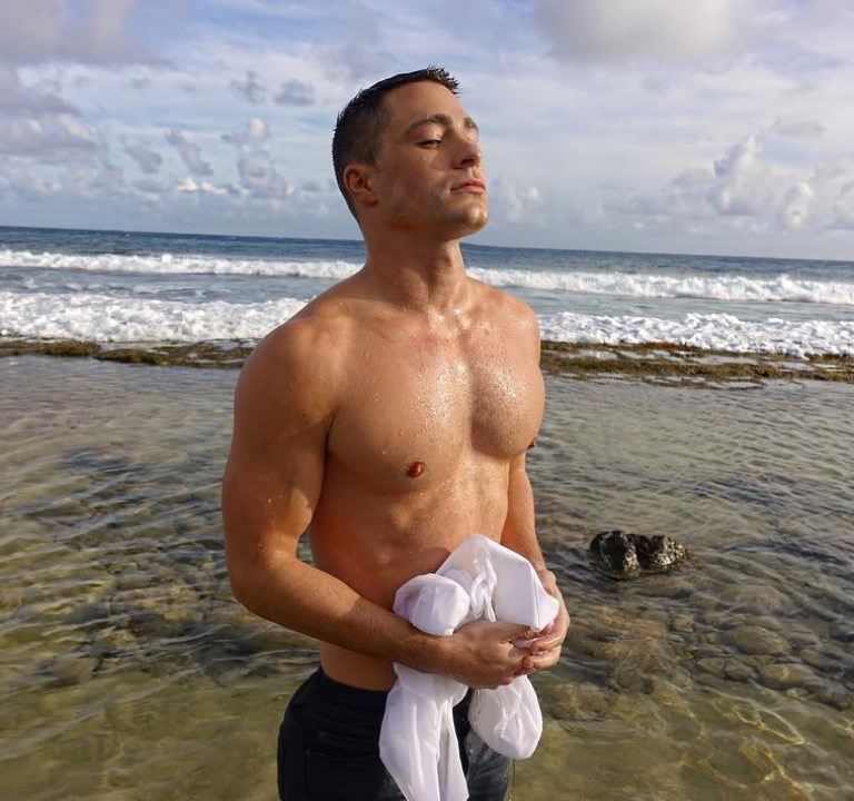 BetterInRedRoy's tweet image. "well it's time for #SeductiveSunday"