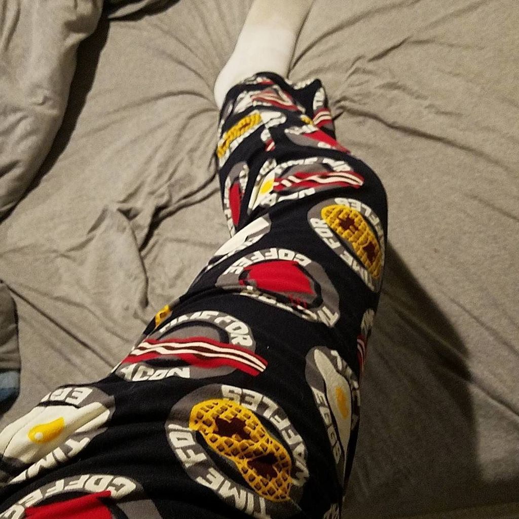 wafflesundaypod's tweet image. Best pajama pants ever. ift.tt/2yU7OO6
