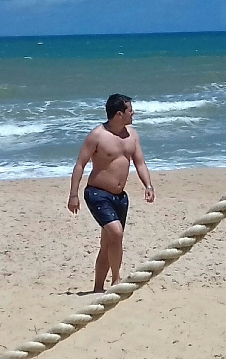 atlanticsurff's tweet photo. Desde el Hotel 5 Estrellas Grand Palladium Imbassai en Bahìa, Mariano Recalde te dice que Macri es hambre y ajuste . ✌️ https://t.co/ve5DVzYEiu