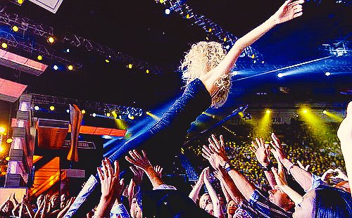 alisagrande11's tweet image. that what I love 
#EMABiggestFansTaylorSwift