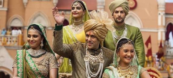 Being__Rajeev's tweet photo. One the best family pack movie #PremRatanDhanPayo
Celebrating #2YearsOfPRDP @sonamakapoor @BeingSalmanKhan https://t.co/Q2YrjsZytQ