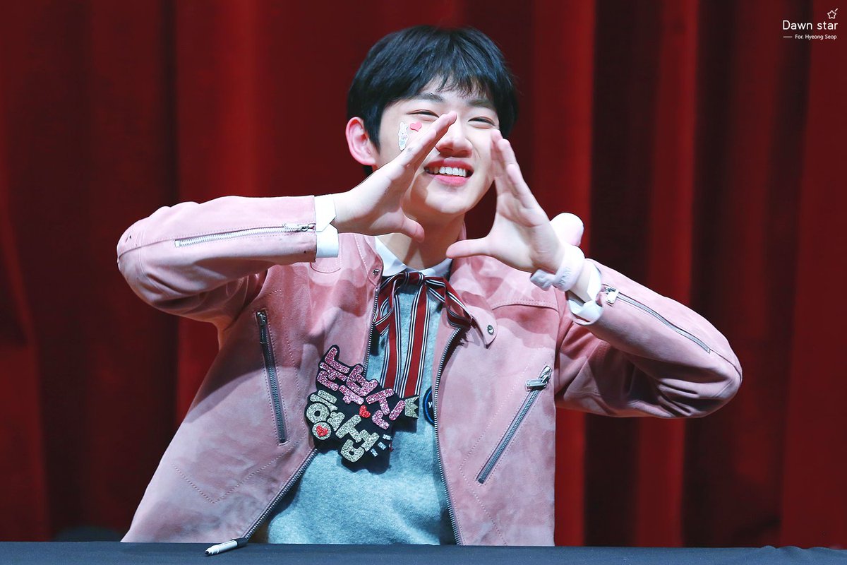 Dawnstar_990809's tweet photo. 171112 분당 팬싸인회 #형섭 #안형섭 #형섭이🐰
행복이 모락모락 ( ღ'ᴗ'ღ ) https://t.co/IkTB1gcsSo
