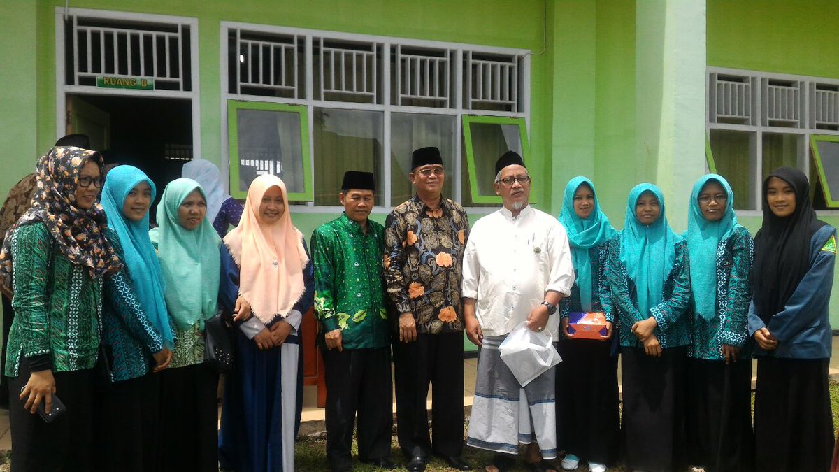 pw_ippnu's tweet photo. Workshop dan Penanggulangan Radikalisme dan Penguatan NKRI PWNU bengkulu.
#SantriSmart
#PwIppnuBengkulu https://t.co/fvmvYrb73g