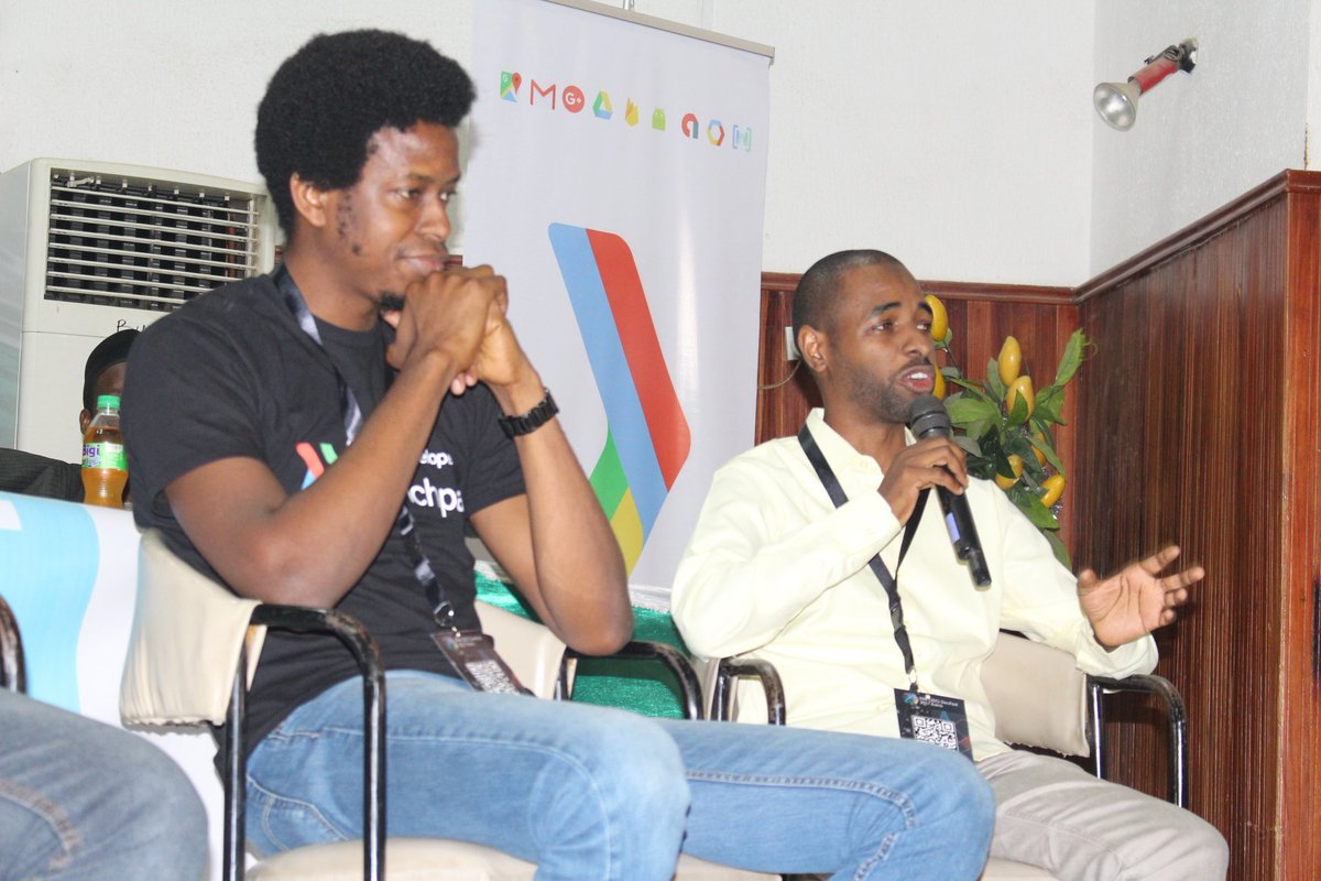 Aminuu_Musa's tweet photo. Meet my mentors as per as successful tech start up is concern at #devfestnw17 #devfest17 #kano @faizbash @dftaiwo #firesidechat https://t.co/pWh7oDbyHj