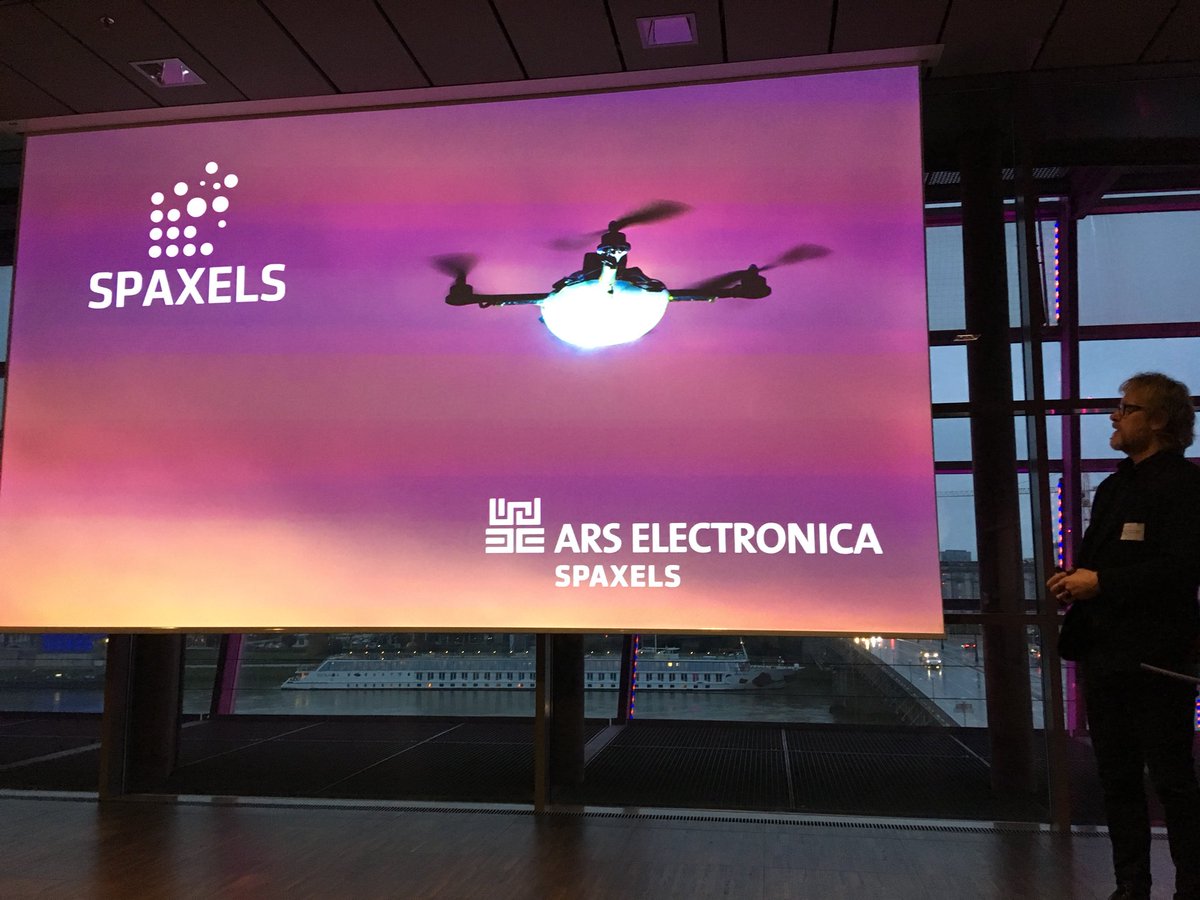 b2bConvAviation's tweet photo. #Spaxels - The history of an idea. Presented by Horst Hörtner. @ArsElectronica https://t.co/2A4IWvD59D