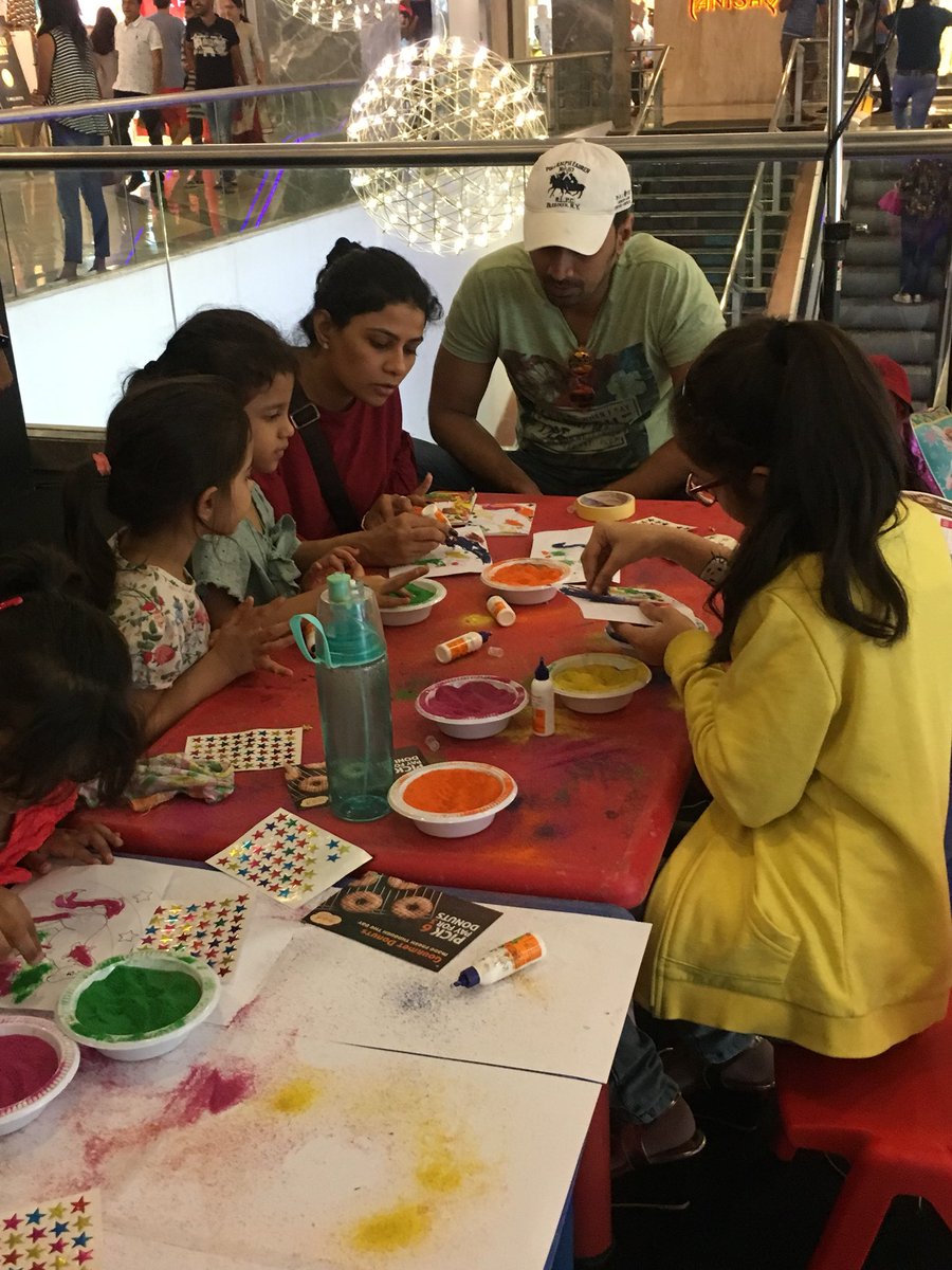 gophoenixing's tweet photo. The tiny tots had a great time watching “My Little Pony” at High Street Phoenix today. Here’s a sneek peek of what we had planned. 😍👦🏻👧🏻🦄 #movietime #kidsscreening #SundayFunday https://t.co/AEJY9frfbt