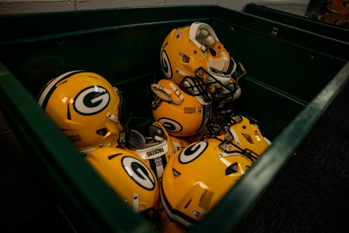 Inside the packers locker room at soldier field. 📸 gbvschi gopackgo