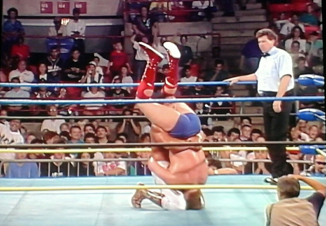 Mundo840's tweet photo. A rare tombstone piledriver by Steamboat!! #FallBrawl93 https://t.co/9gzfdS9b4d