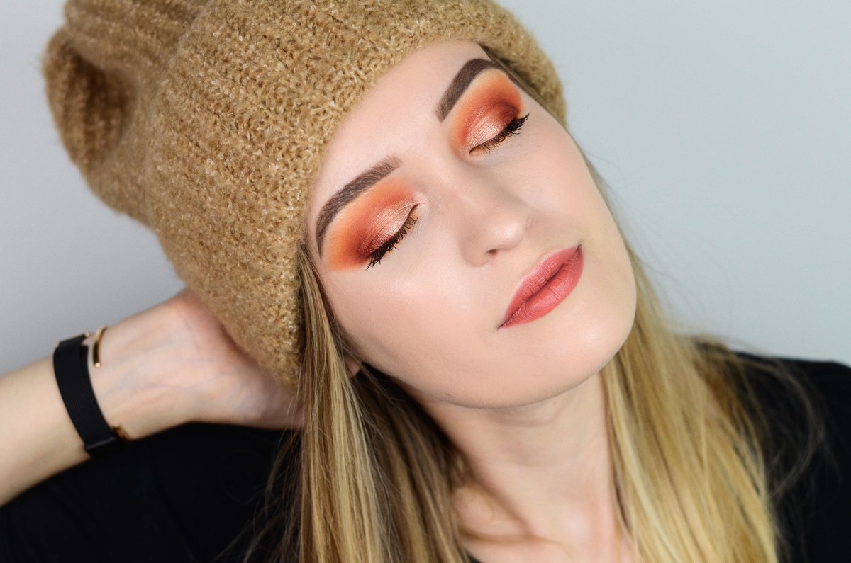 alksne_'s tweet photo. I am SOOO in love with this eyeshadow palette!!! 😍 @Jaclynhill babe, you did a FANTASTIC job! 👏🏻👏🏻 #morphexjaclynhill https://t.co/qRvGNUw0aC