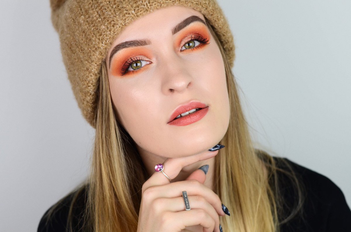alksne_'s tweet photo. I am SOOO in love with this eyeshadow palette!!! 😍 @Jaclynhill babe, you did a FANTASTIC job! 👏🏻👏🏻 #morphexjaclynhill https://t.co/qRvGNUw0aC