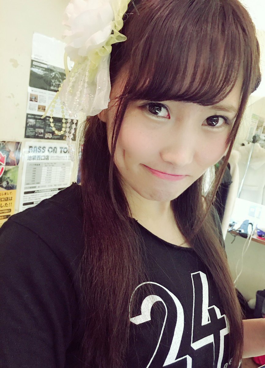 日向春菜 愛乙女 Doll V Twitter 本日の らぶどるオフショット ゆりちゃんスマイル あぁ可愛いえくぼ 綺麗な歯並び からの悪い顔 笑 可愛い ゆり姉から洋服のおさがり貰ったので 今度着て載せるね ナンデスカメラマン