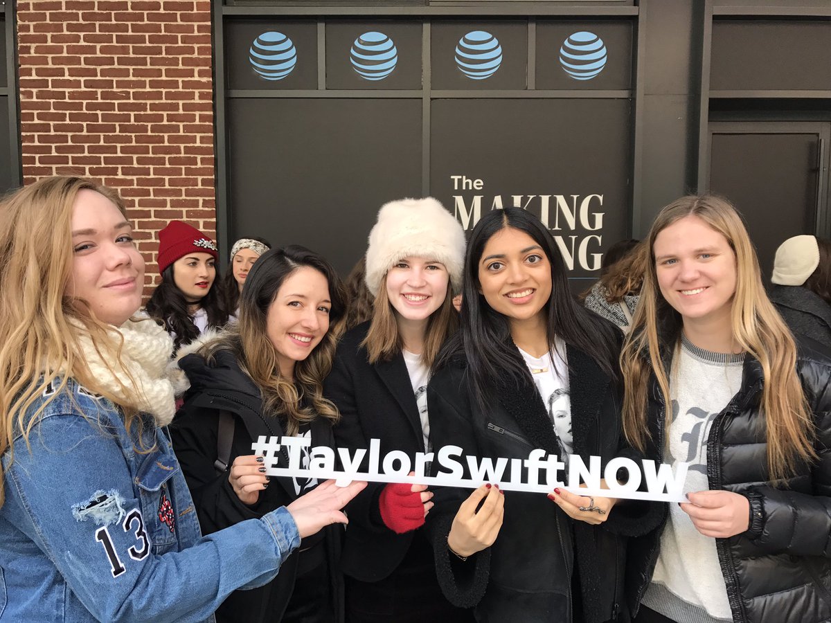 indierecord's tweet photo. WE'RE HERE AND SO EXCITED!!!! @taylornation13 @taylorswift13 #reputation https://t.co/wgX0ImeGpI