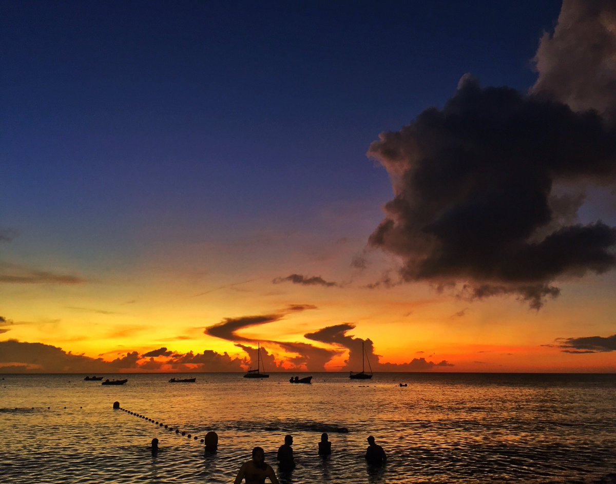 MathFLOERSHEIM's tweet photo. #dieuexisteilvitenmartinique #martinique #ansemadame #madinina https://t.co/PDUCDwDf4b
