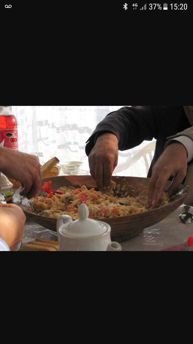 BobbyRitchmond's tweet photo. @Mal_H_Christ @clairejt Applause is needed for all poleglassers who eat with fingers https://t.co/JC748B8fCU
