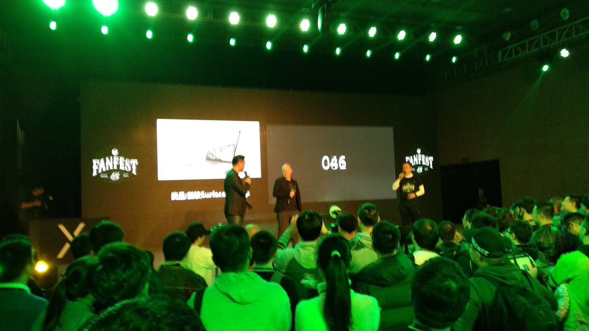 KongXF's tweet photo. One night in Beijing 😎 @Xbox #XboxFanFest2017 https://t.co/0iOS7WqUmh