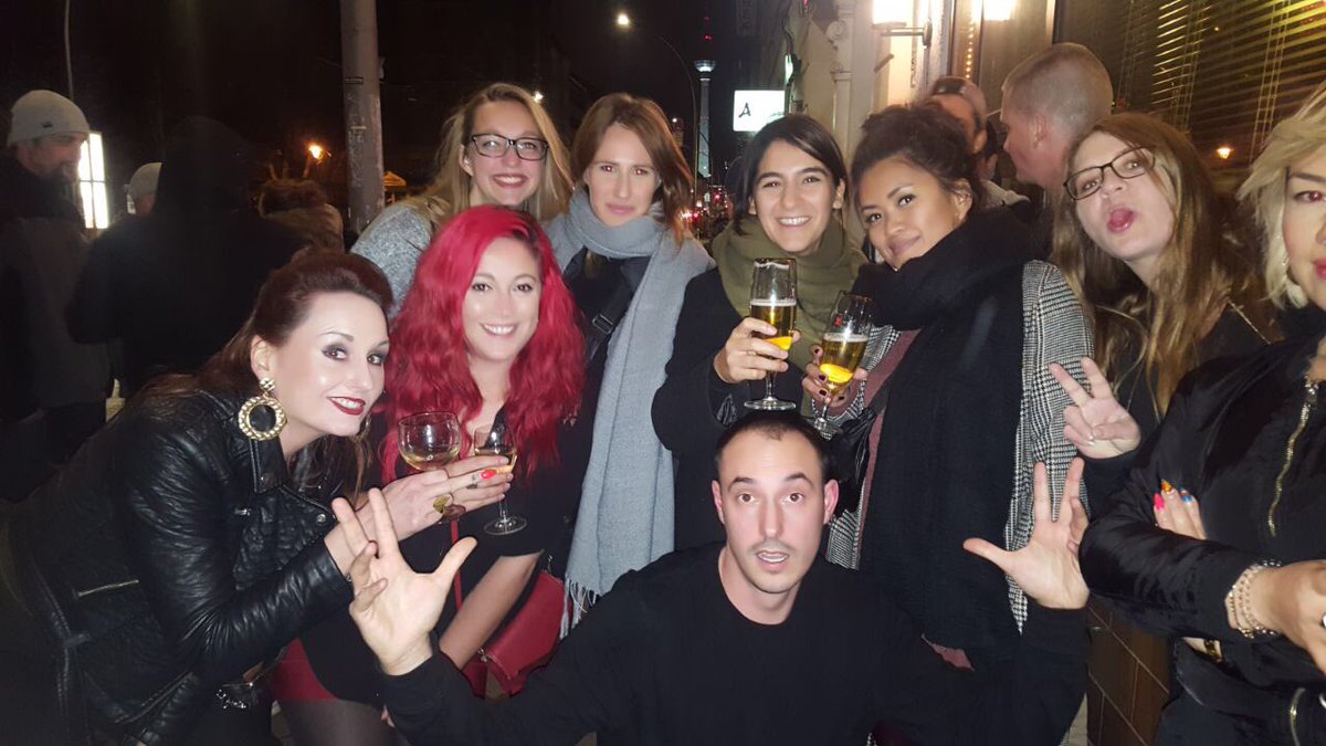 Flexis1986's tweet photo. Danke für diese Hammer Videoreleaseparty! Zeiht euch mein neues Video rein! Link in Bio! #freudentränen #singlerelease #dorisbistro #KHJD #kaufhausjandorf #mixtape #hughhefner #stabilsterabend #800pfeffi #dispopogo https://t.co/f6BVREojhV