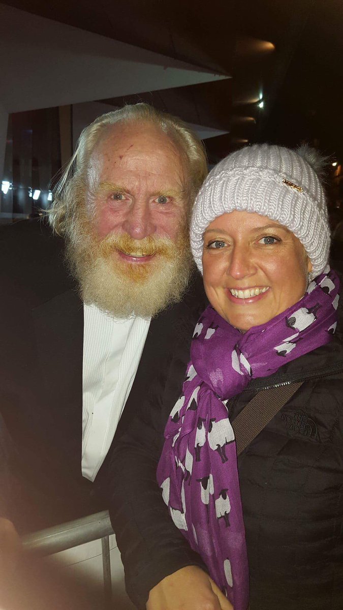 CanonbieKate's tweet photo. This time last week I was frozen! All worth it though โค๏ธโค๏ธโค๏ธโค๏ธ#BAFTAScot17 https://t.co/TFVCg9u7Vg
