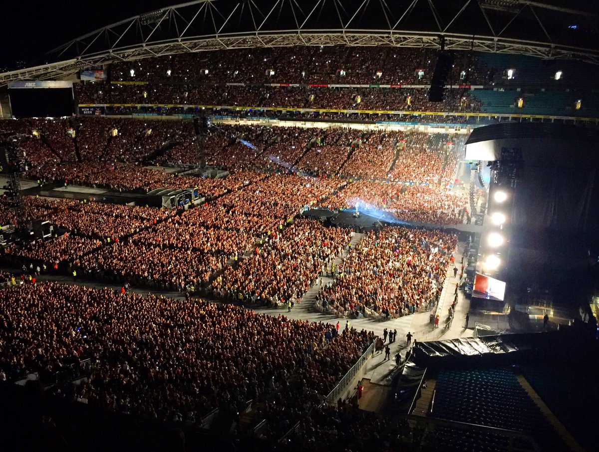 runningoverauhl's tweet photo. RT TO VOTE BELIEBERS !
UNION FOR JUSTIN
WE ARE A FAMILY
WE ARE THE BEST FANBASE
#EMABiggestFansJustinBieber https://t.co/Nltut9mrLH