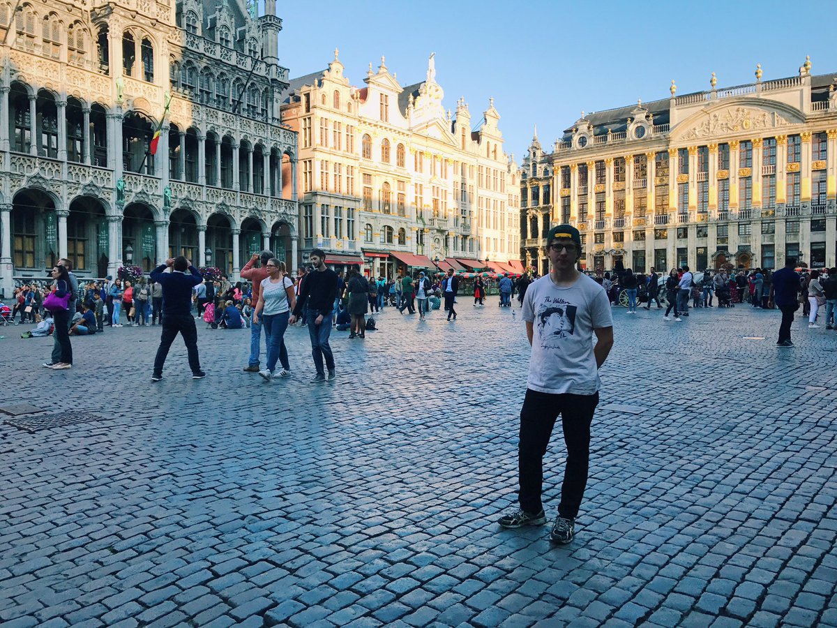 btweenstations's tweet photo. A pleasing photo of The Pool Boy @Swmtech_jamie enjoying Brussels. #betweenstations https://t.co/KvQA6CxGBv