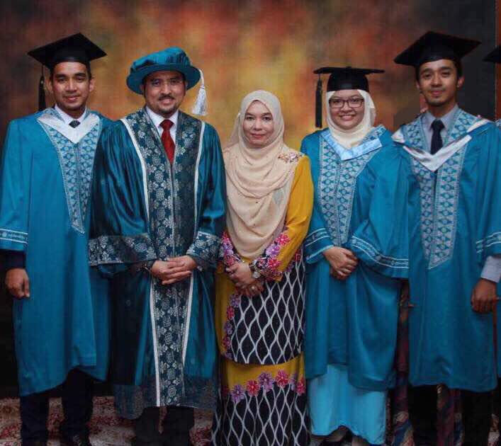 izzzat26's tweet photo. Seorang insan yg sgt memberi inspirasi kpd saya. Setiap gerak kerja beliau hanyalah untuk melihat agenda Islam di Malaysia terus diperjuangkan. Politcs,Thought, Intellectual,Islam,Fikrah, you have taught us so much , boss! We will continue your journey πͺπ»
#33rdIIUMConvocation https://t.co/7xlw6A2owL
