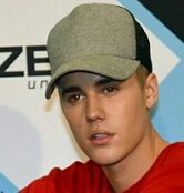 HumorPurposer's tweet image. Ja olhou pra alguém e pensou:
O QUE PASSA NA CABEÇA DELA? 
#EMABIggestFansJustinBieber