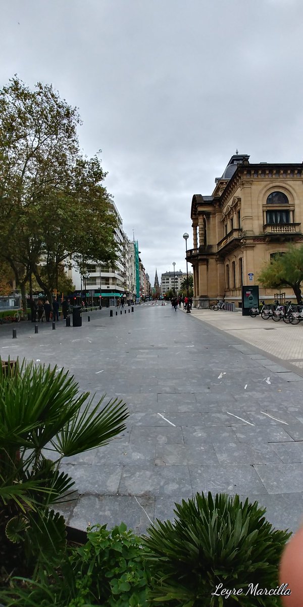 MujerDeCorredor's tweet photo. Y San Sebastián nos despide con lluvia, no llores por nosotros @BSS_Fortuna el año que viene volveremos a ver tus calles, tus pinchos, tu buena gente, regresaremos a llenar el alma con tu energía #BehobiaSS #lamujerdelcorredor #runners #adiossanse https://t.co/cPQu1VHxUR