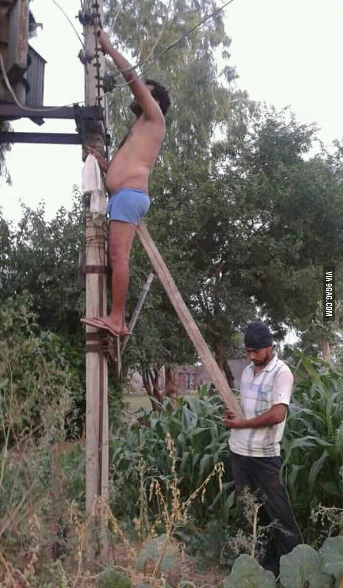 imMAK02's tweet image. GST दर को सुधारते हुए काका और जेटली जी !

#फटी_तो_gst_घटी