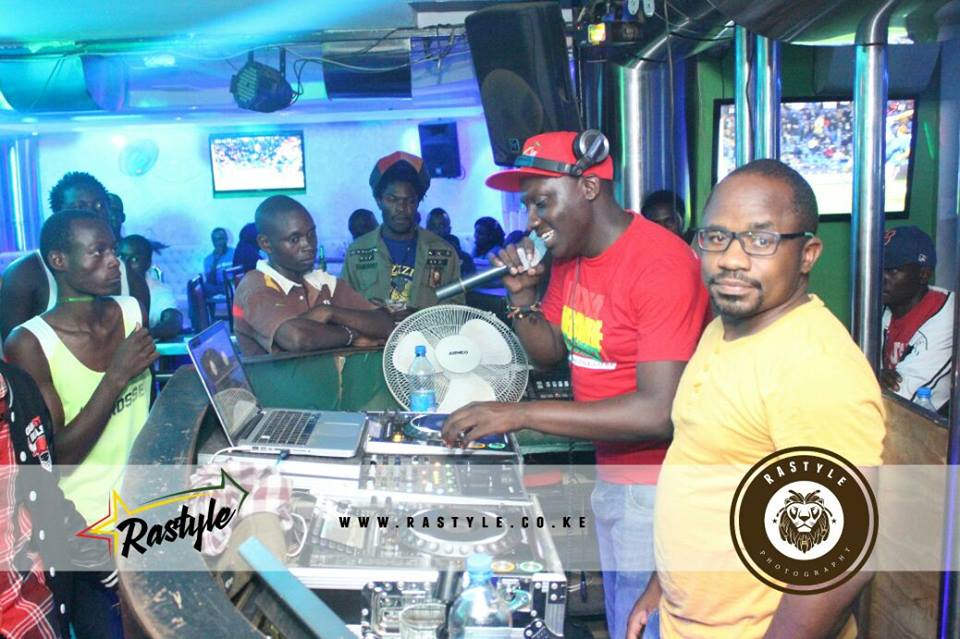 Mate_Tongola's tweet photo. #ReggaeSplash Through that mystical communication within we keep on coming together. @Mate_Tongola @muzikaSheriff and @deejaypatiz https://t.co/k8zrRZBKV2