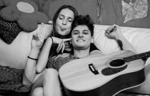 UnionSofiaM's tweet photo. Sosiño con @PunkyLemonBand 🍋 amo su amistad @ramironayar  @nachonayar  @Pitysko @sofiamirabelli https://t.co/dMOko4otUy