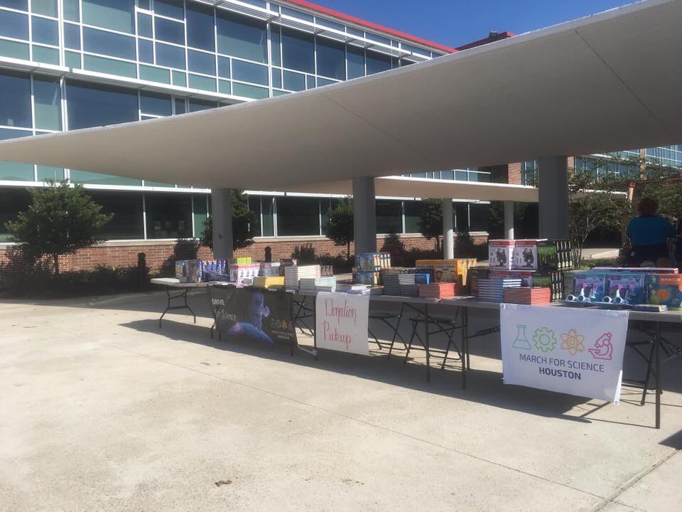 MarchForSciHou's tweet photo. #DriveForScience was wonderful and beautiful. An enormous thank you goes out to @commitforlife, @BeTheMatch, #KinshipCare, all the students from @UTHealth, @bcmhouston, and the #AnitaBorgInstitute, all of our #VDVRs who helped register people to vote...and...
#ScienceMarchHou https://t.co/y2CwgVf534
