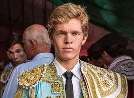 El torero de Espartinas <a href="/BorjaJimenez92/">Borja Jiménez</a> comunica oficialmente su acuerdo de apoderamiento con el empresario Pepe Amilburu tras concluir su relación profesional con los empresarios Dionisio y Álvaro Dévora durante esta temporada 2017 <a href="/portaltaurino/">Portal Taurino</a>