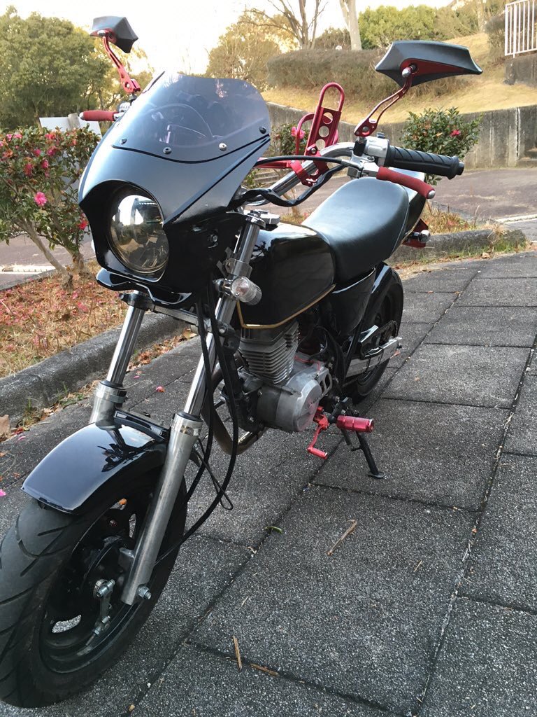 He0j3S's tweet photo. エイプ売ります。
7万円で考えてます。
配送方法、支払い、始動動画などはDMで対応させていただきます。
#エイプ
#単車
#バイク https://t.co/pmSPNWZpVw