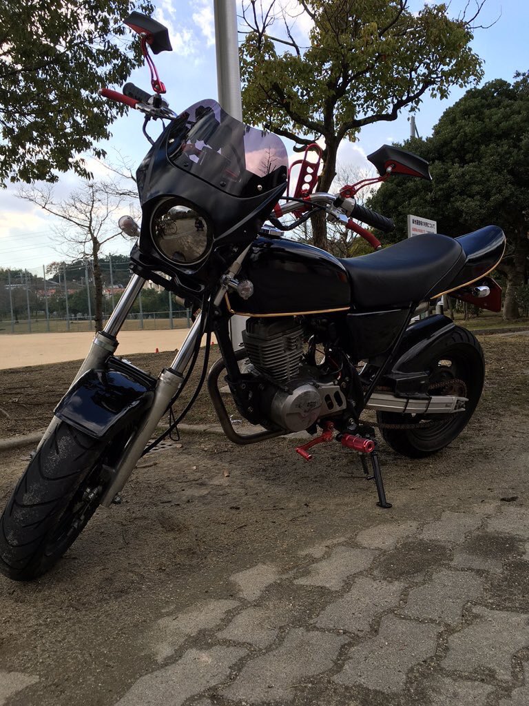 He0j3S's tweet photo. エイプ売ります。
7万円で考えてます。
配送方法、支払い、始動動画などはDMで対応させていただきます。
#エイプ
#単車
#バイク https://t.co/pmSPNWZpVw