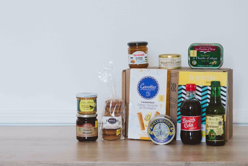 PennarBox's tweet photo. Le kit de survie des amoureux de la #Bretagne ! 😍 Découvrez-le ici : https://t.co/a2KB4ee73w #PropulseurdeBonheur https://t.co/a9j5yhUqAl
