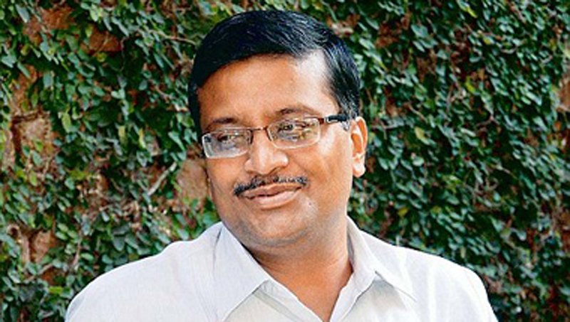 DailyO_'s tweet photo. IAS officer #AshokKhemka transferred for the 51st time in his 24-year career. A DailyO archive piece on why we can't blame the good cop. | @AshokKhemka_IAS | https://t.co/fGp6UnqCmR https://t.co/SobKGYKGeD