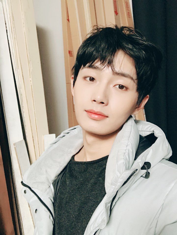 JBJtwt787's tweet photo. [#김용국😑] 자기 전에 생각나서 올려요!! 꿈에서 봐요❤️ https://t.co/kdOxeAP7mn
