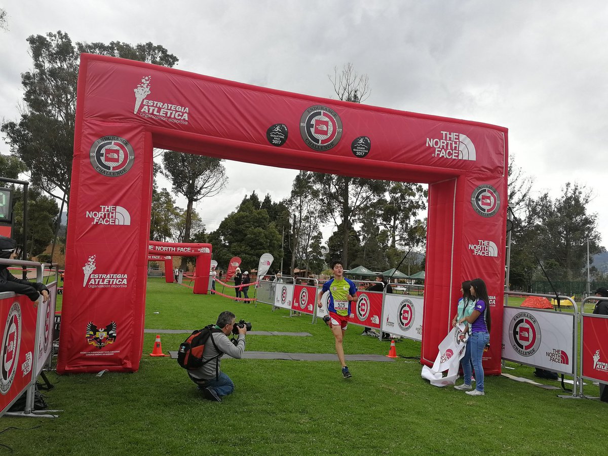 EAtletica's tweet photo. Siguen cruzando la metas los guerreros que asumieron el reto The North Face Endurance Challenge #WeRunOutSideCol https://t.co/rivrlghbtW