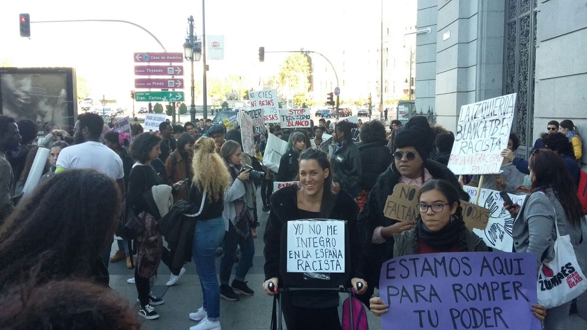 AfcarMedia's tweet photo. Mas imagines de la manifestación de hoy en Madrid!
#12NSinRacismo https://t.co/9QgRj2zR40
