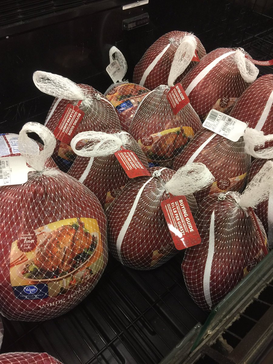RandolphFrancis's tweet photo. #OperationGiveback turkey giveaway 🦃 Nov. 18th @ Rogers high school, 10am-1pm. @KimoCorleone &amp; @BassGodsRecords https://t.co/wCDUdiMnJg