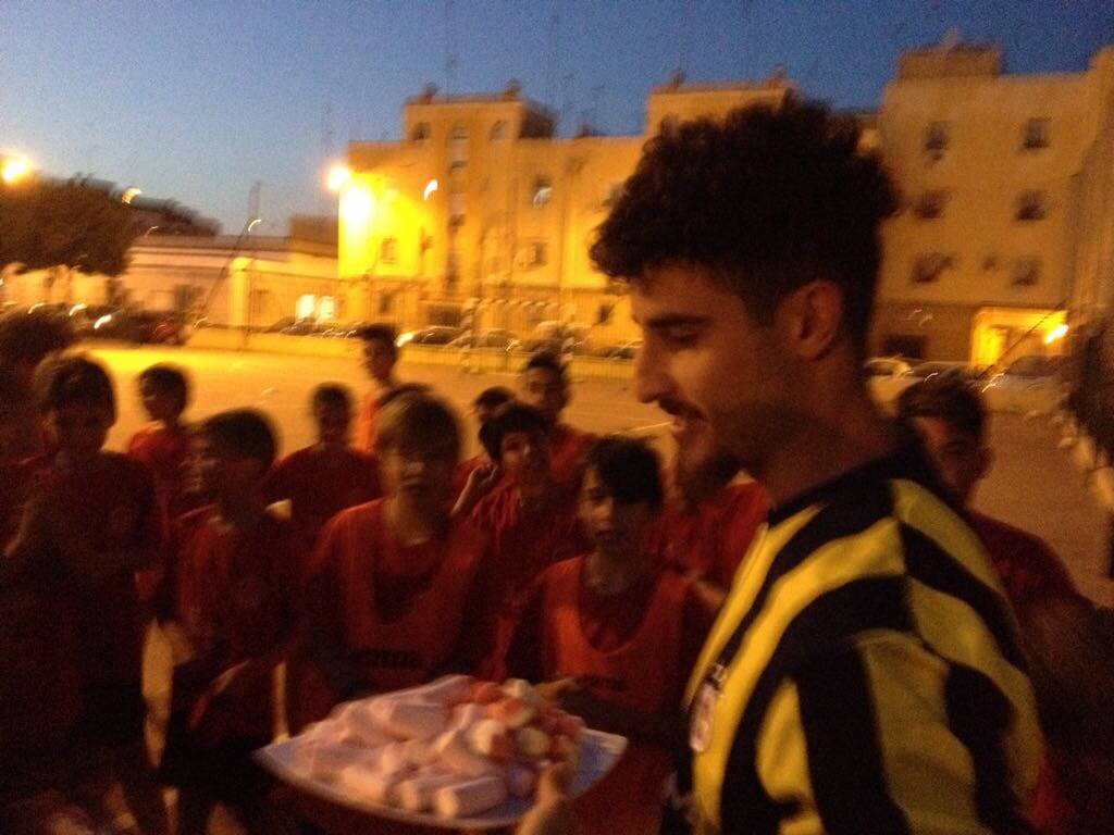Esta semana ha sido el cumple del entrenador Jose y los niños le llevaron su tarta para que soplara las velas. FELICIDADES por tu 25 cumpleaños🎂🎂🎂🎉🎉🎉🎉