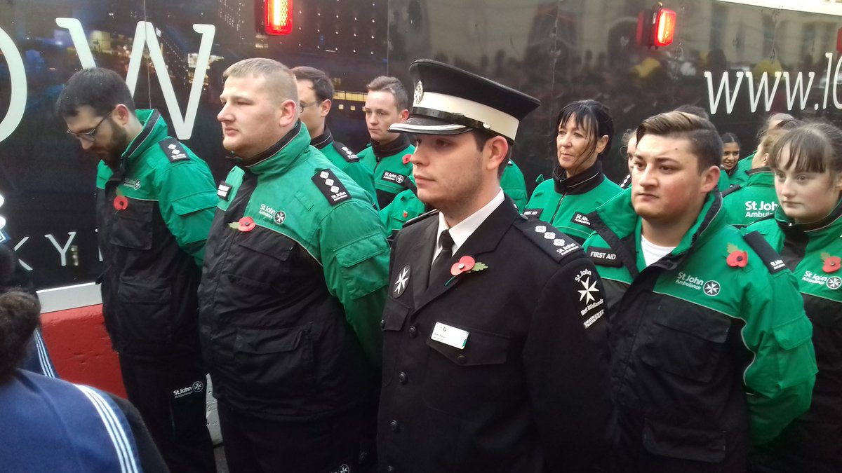 Ross5505's tweet photo. Today 2 areas & numerous units pulled together to provide first aid cover and March in today’s #RemebranceDay parade. Massive well done to all our cadets who lead us along the parade route behind @OFFICIALWMAS parade officers. #Volunteers #MySJADay #ProudUnitManager 🚑🚨 https://t.co/dBIu6ivP3S
