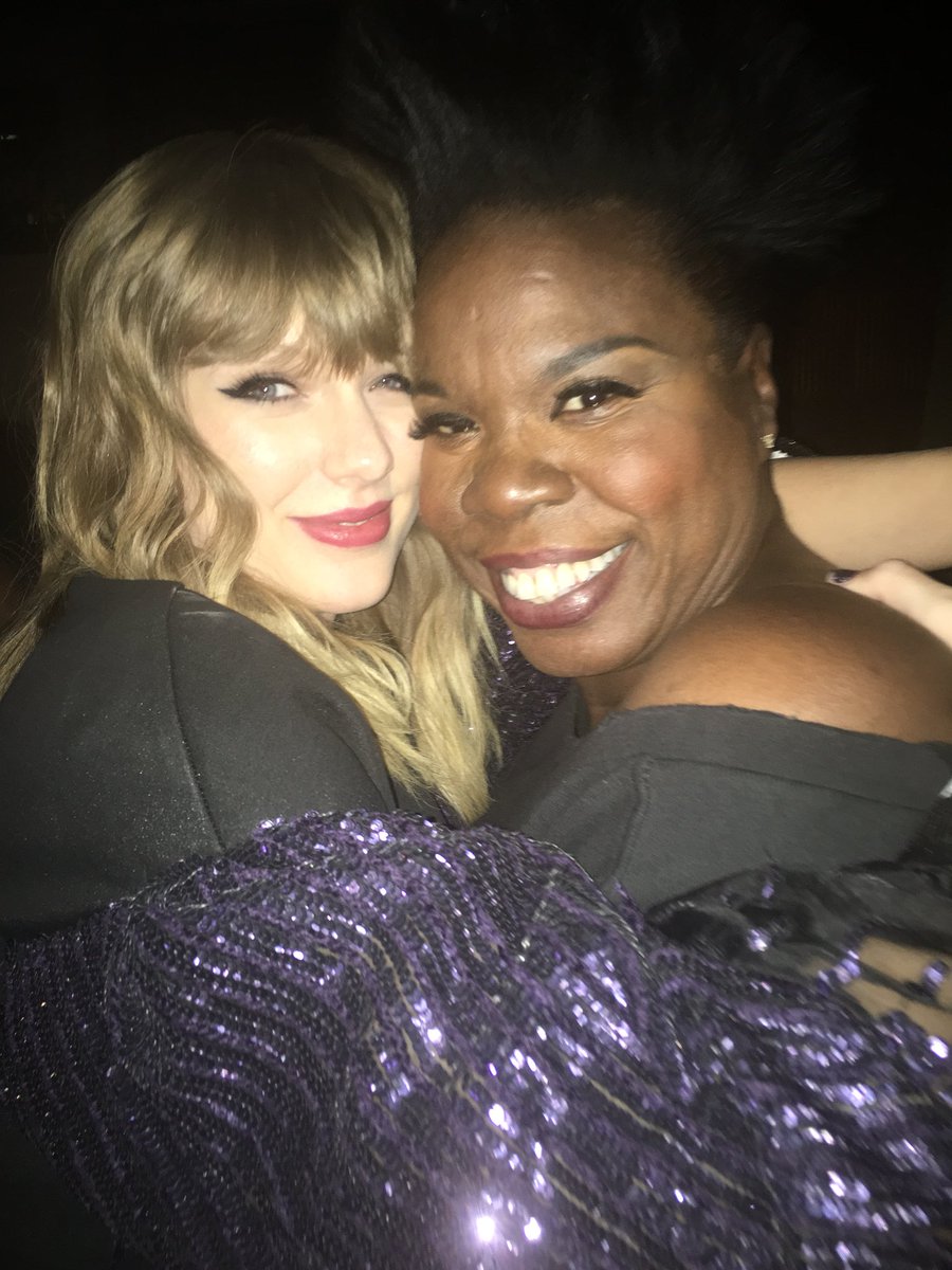 Lesdoggg's tweet photo. Omg @taylorswift13 is sweetie pie!! And really tall!! Adorable!! https://t.co/YOSlSGsQgM