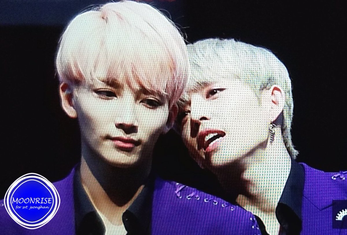 moonrise1004's tweet photo. 171112 목동 팬싸 #윤정한 #정한 #JEONGHAN #승철 #SCOUPS  #세븐틴 #SEVENTEEN 
둘이 무슨 얘기해 🤣🤣 https://t.co/srzRXnY4tx