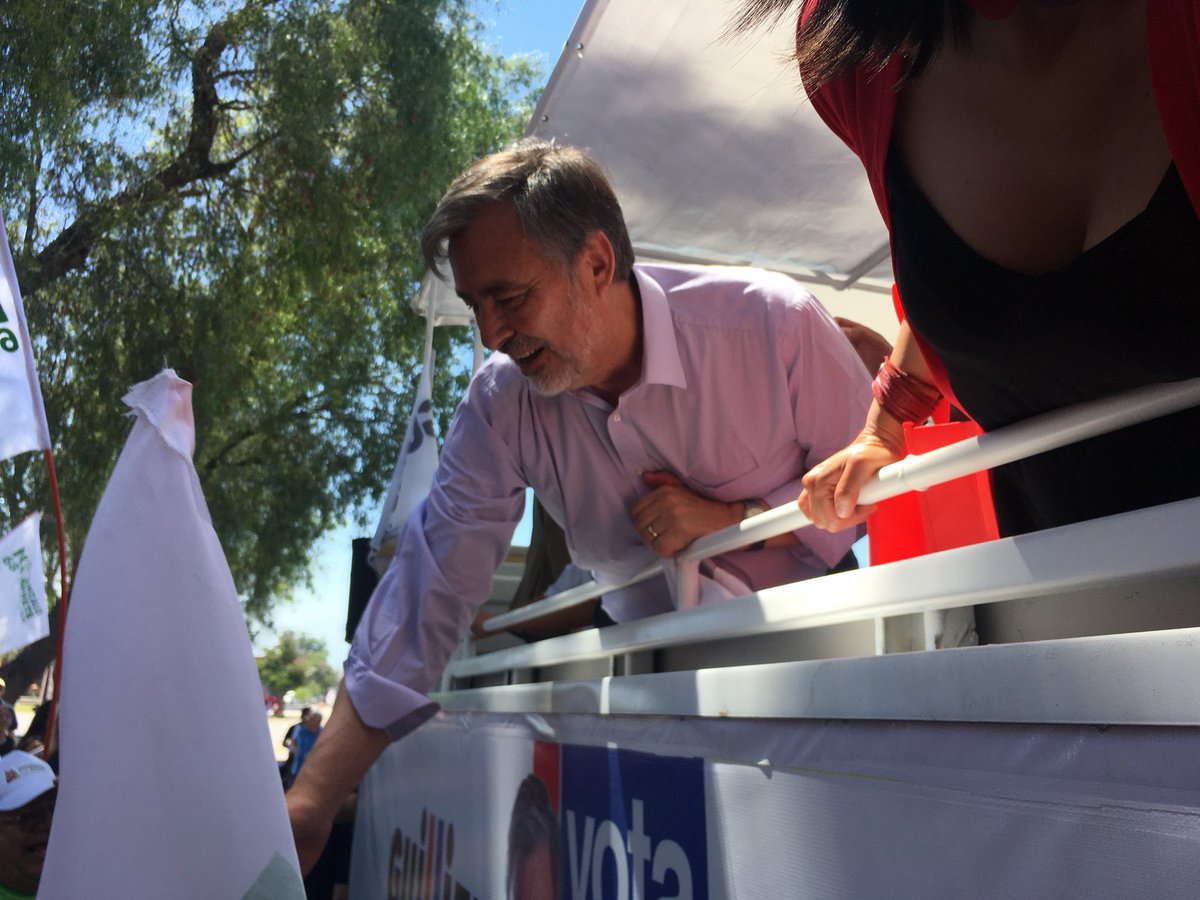 El #PresidenteDeLaGente estuvo en Lo Prado. El próximo domingo todos votamos por @Guillier2018 #Vota4 #JuntosEsPosible