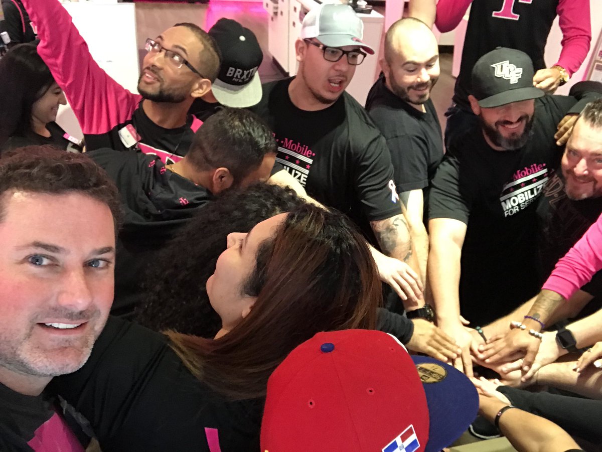 cjgreentx's tweet photo. Thanks to the FL Mall team for letting me crash their launch party &amp; their commitment be bringing connected home to life for our customers! https://t.co/P7Oohi2oR5