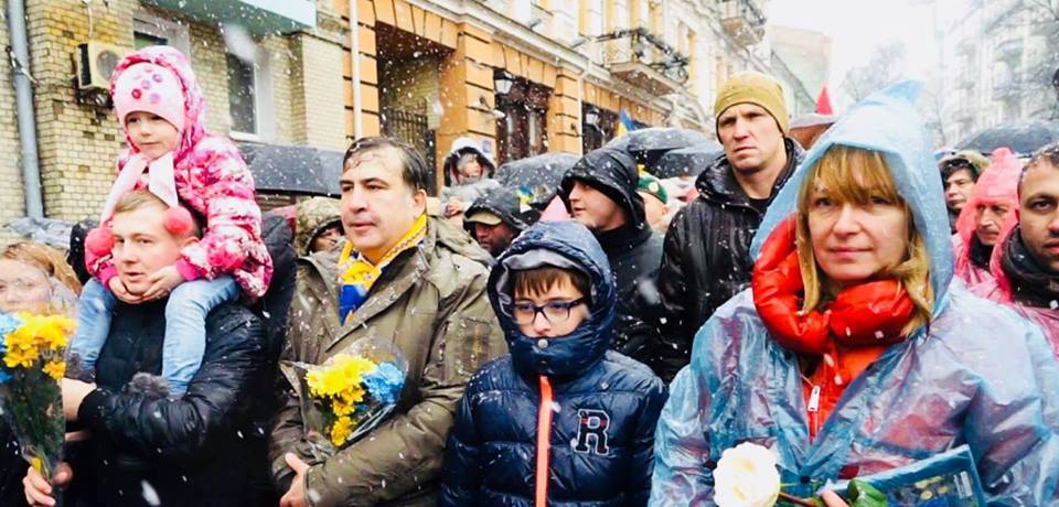 Старая, давно изжившая совковая система, которая сплотила в прямом смысле, бандитов всех мастей и национальностей вот вот рухнет. Нас 100 лет тянули в бездну, воспитав в нас рабский страх, что самое страшное, отняли веру в свободу. Но саму свободу им не отнять.
Слава Украине!!!