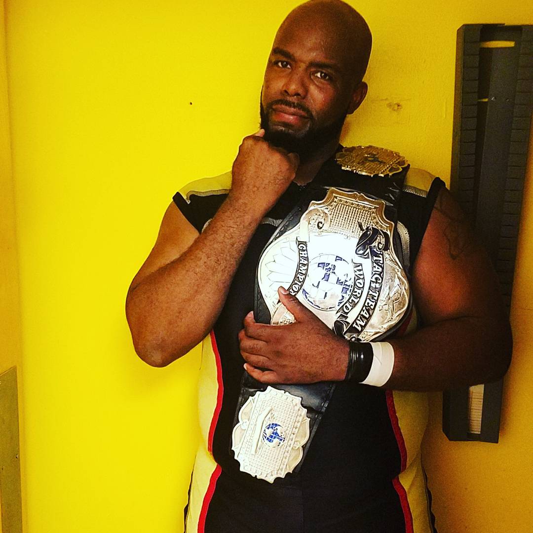 CoreyDillinger_'s tweet photo. Last night (Nov 11th) was unreal and Im doing to love this moment. So it back to the gym. 2018 is around the corner. #backonthegrind #DILIGENT #wrestling #Designatedhitters #Diligentlifestyle #closing2017. #Imtheman #Uwaelite https://t.co/l0FCM3EfBk