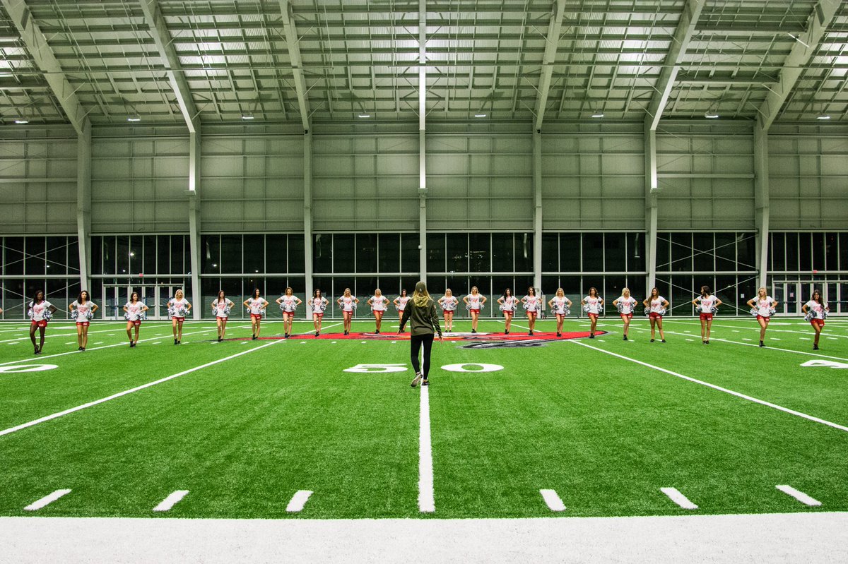 BucsCheer's tweet image. #ICYMI 

Check out #BTS photos as we prepare for our #SaluteToSerivce game 🇺🇸

📸: bccn.rs/yKIPNU